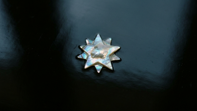 静と動の境界線：革新的ミニマルウォッチの誕生